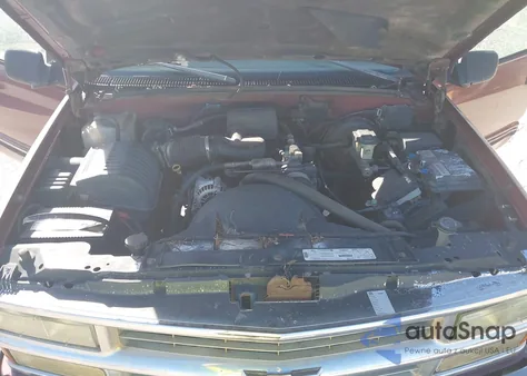 1998 Chevrolet K1500 Fleetside z USA, uszkodzony, nr VIN 1GCEK19W4WE128069